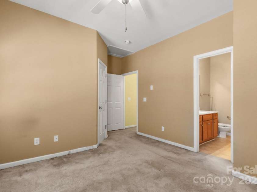 212 Township Drive, Fort Mill, SC 29715.  MLS# CAR4271872, YatesRealty ID 23726. 
