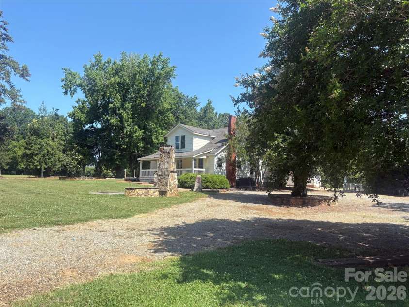 16024 davidson concord Road, Davidson, NC 28036.  MLS# CAR4384347, YatesRealty ID 23727. 