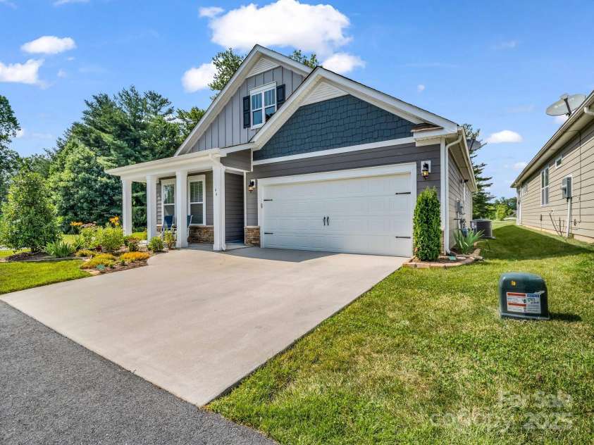 44 Gala Lane, Flat Rock, NC 28731.  MLS# CAR4270482, YatesRealty ID 23727. 