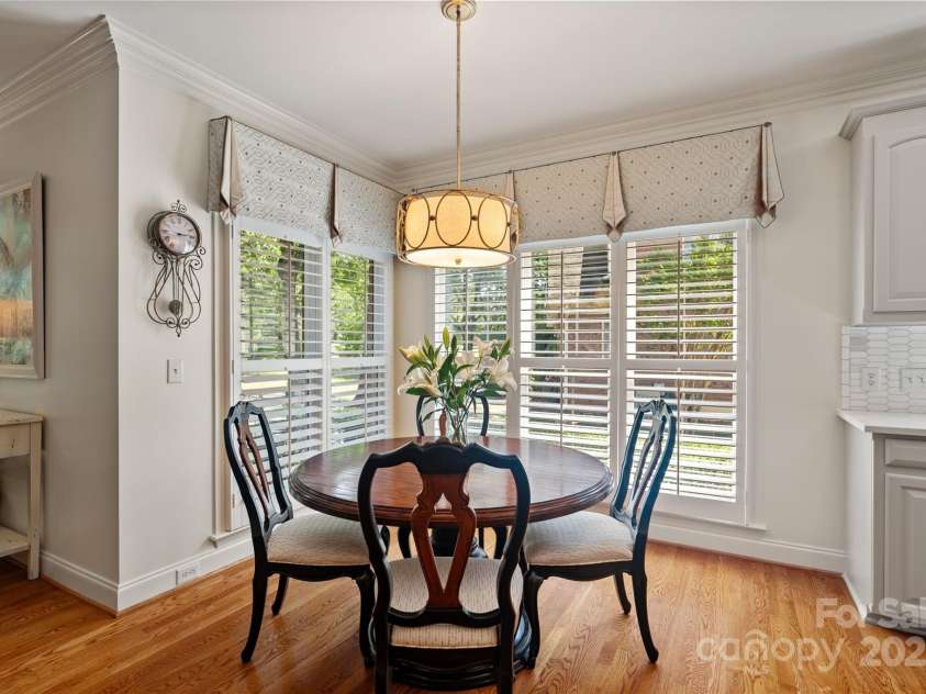 9027 Kirkley Court, Charlotte, NC 28277.  MLS# CAR4271257, YatesRealty ID 23728. Bright & Light Breakfast Room