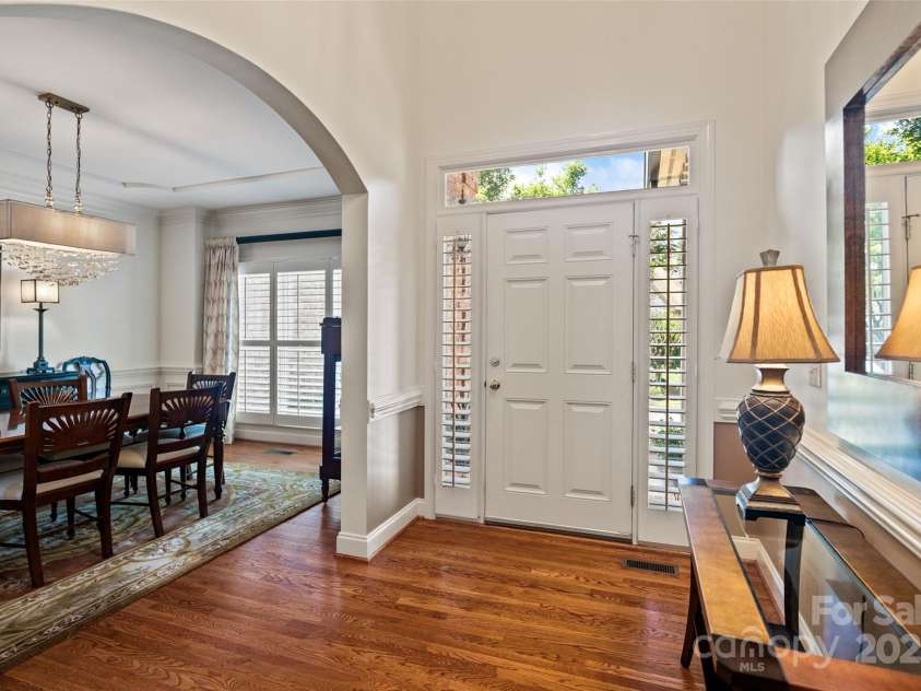 9027 Kirkley Court, Charlotte, NC 28277.  MLS# CAR4271257, YatesRealty ID 23728. Vaulted Entry