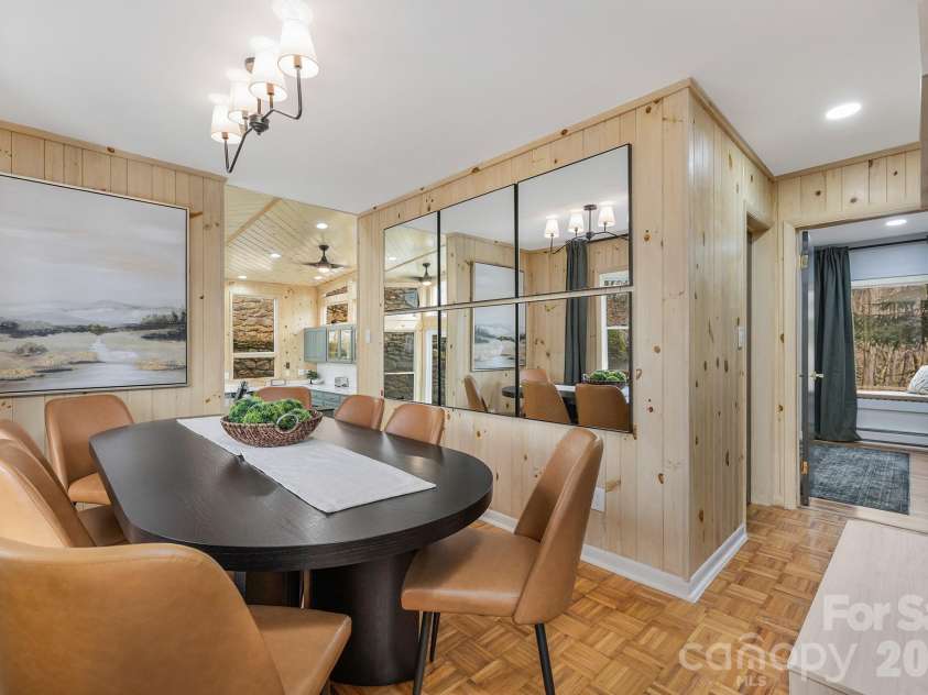 556/558 Thorncliff Drive, Seven Devils, NC 28604.  MLS# CAR4344916, YatesRealty ID 2373. 