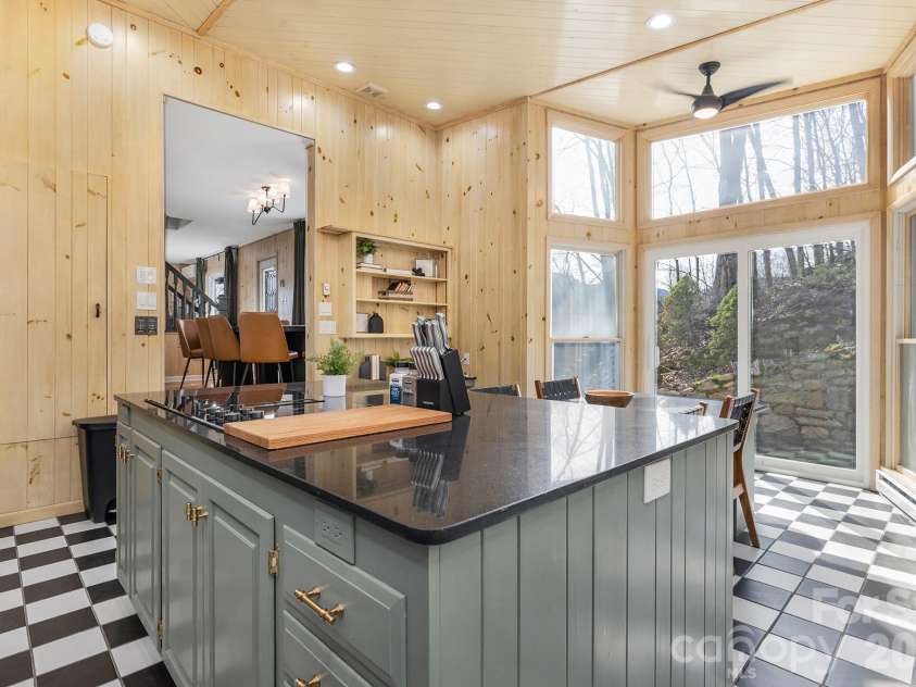 556/558 Thorncliff Drive, Seven Devils, NC 28604.  MLS# CAR4344916, YatesRealty ID 2373. 