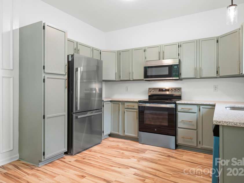 4719 Sahalee Lane, Charlotte, NC 28216.  MLS# CAR4259097, YatesRealty ID 23730. 