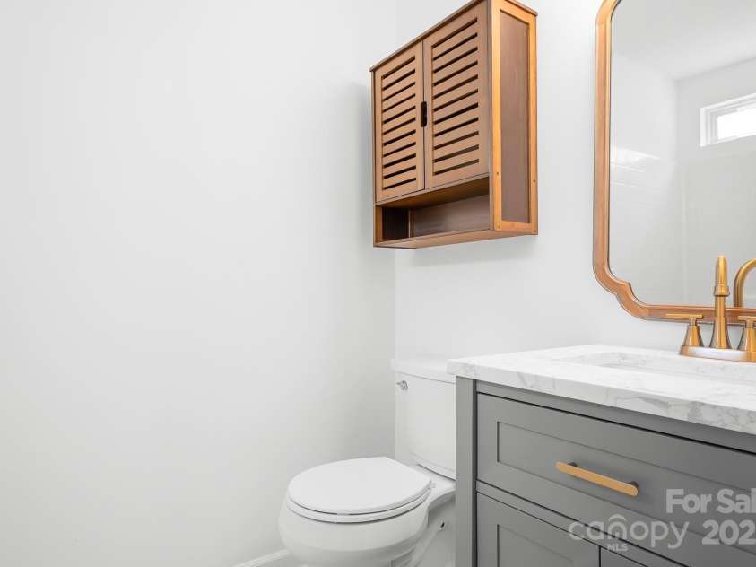 4719 Sahalee Lane, Charlotte, NC 28216.  MLS# CAR4259097, YatesRealty ID 23730. 