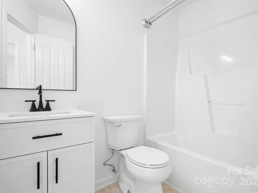 4719 Sahalee Lane, Charlotte, NC 28216.  MLS# CAR4259097, YatesRealty ID 23730. 