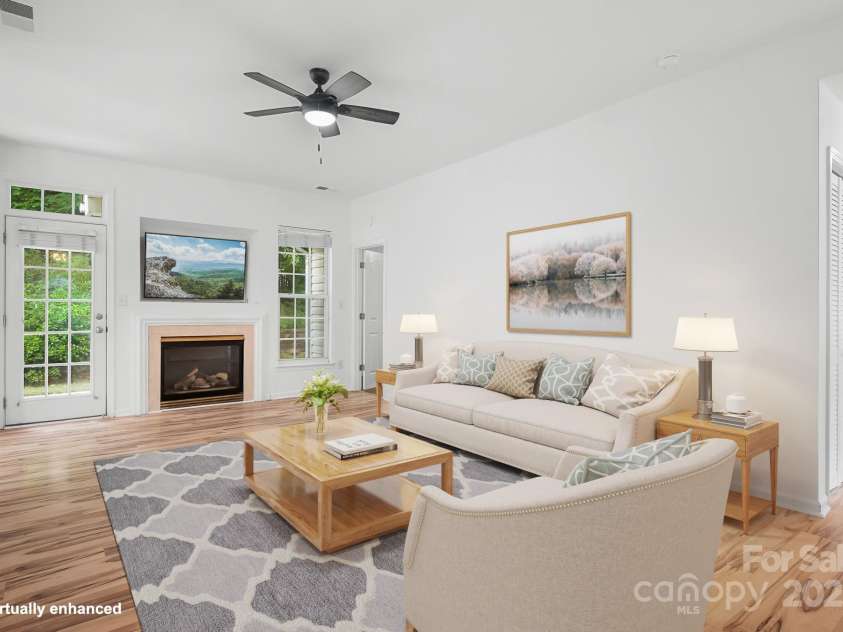 4719 Sahalee Lane, Charlotte, NC 28216.  MLS# CAR4259097, YatesRealty ID 23730. 