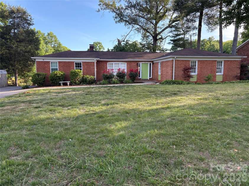 622 Carolina Avenue, Statesville, NC 28677.  MLS# CAR4384317, YatesRealty ID 23730. Front View
