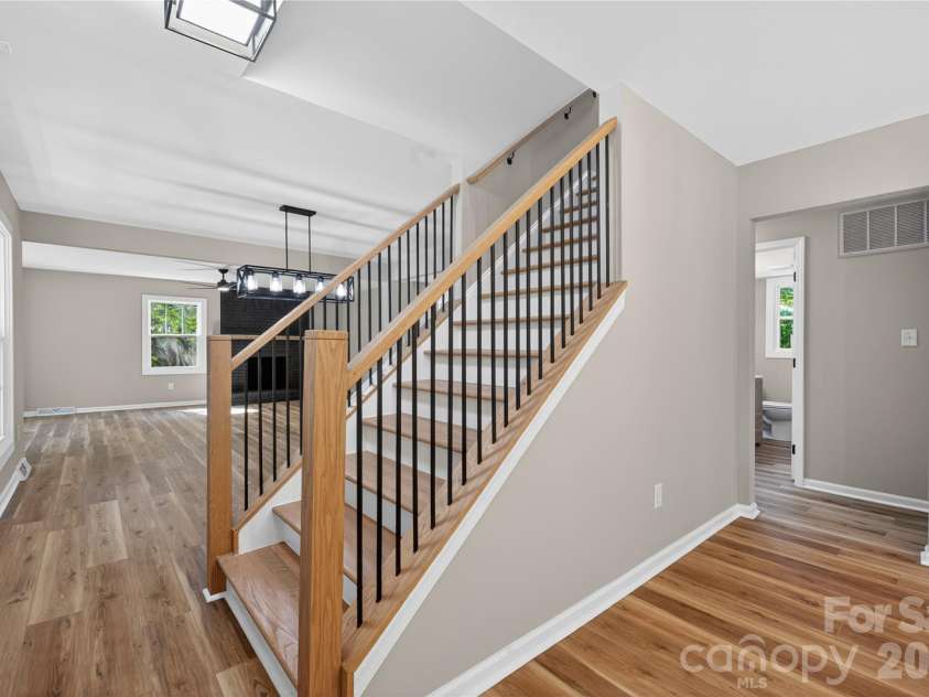 7407 Limerick Drive, Charlotte, NC 28270.  MLS# CAR4384326, YatesRealty ID 23732. 
