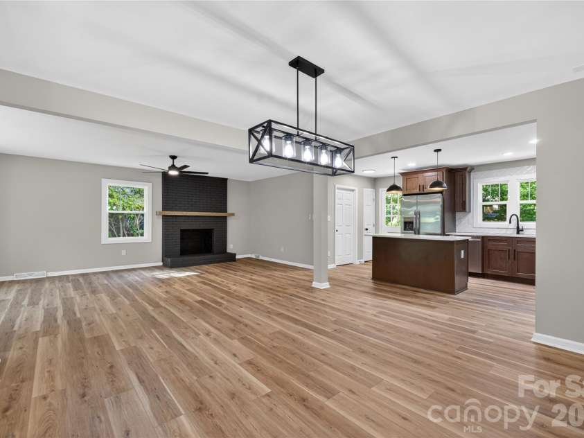 7407 Limerick Drive, Charlotte, NC 28270.  MLS# CAR4384326, YatesRealty ID 23732. 
