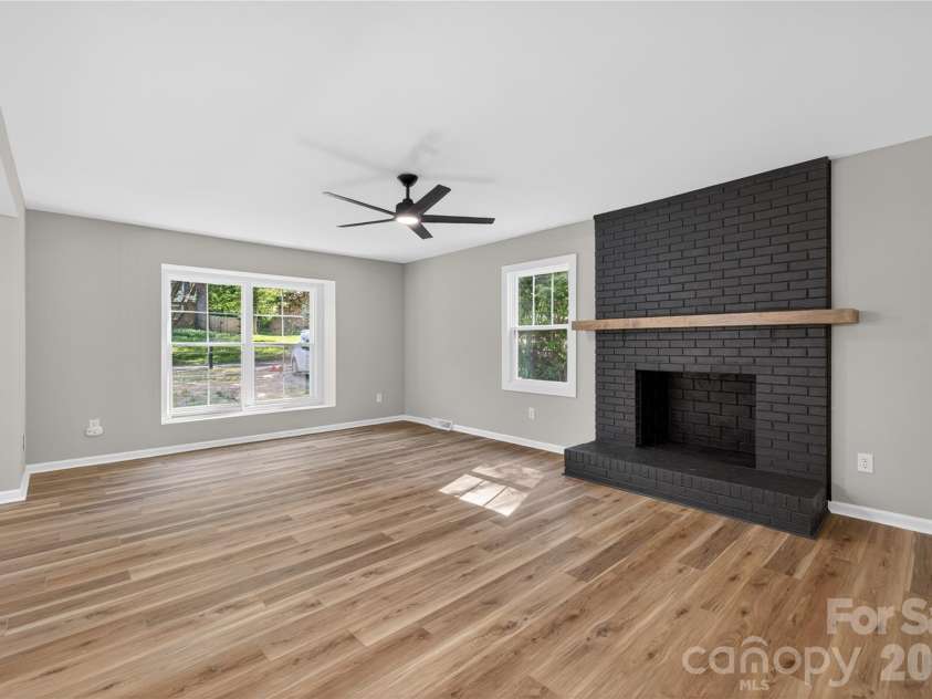 7407 Limerick Drive, Charlotte, NC 28270.  MLS# CAR4384326, YatesRealty ID 23732. 