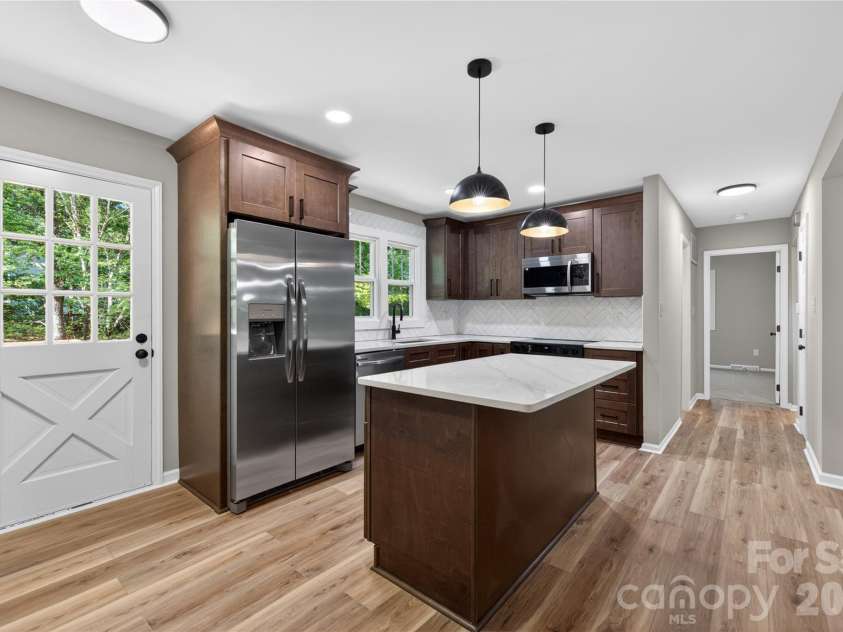 7407 Limerick Drive, Charlotte, NC 28270.  MLS# CAR4384326, YatesRealty ID 23732. 