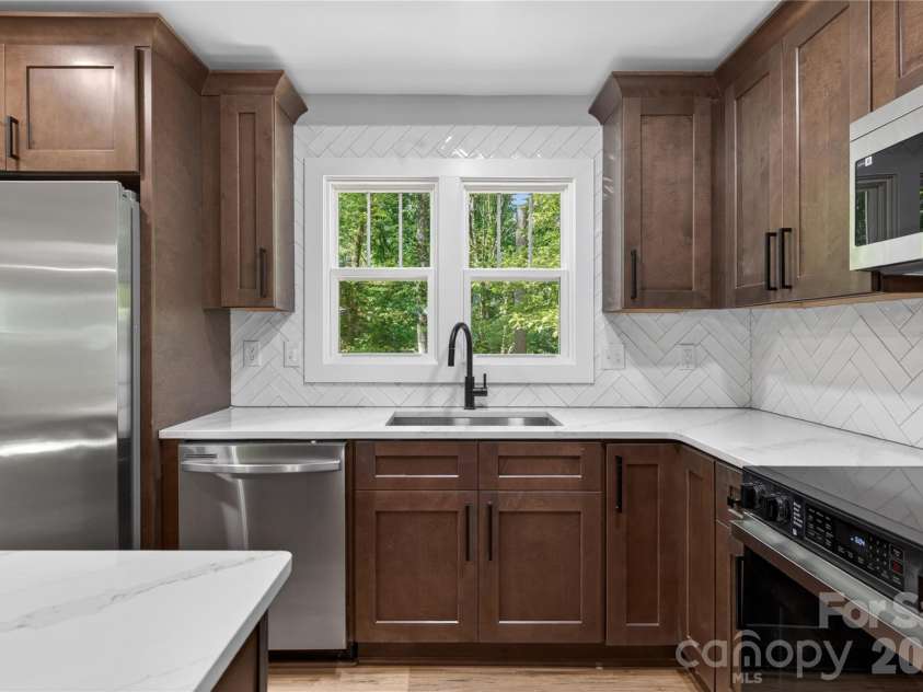 7407 Limerick Drive, Charlotte, NC 28270.  MLS# CAR4384326, YatesRealty ID 23732. 