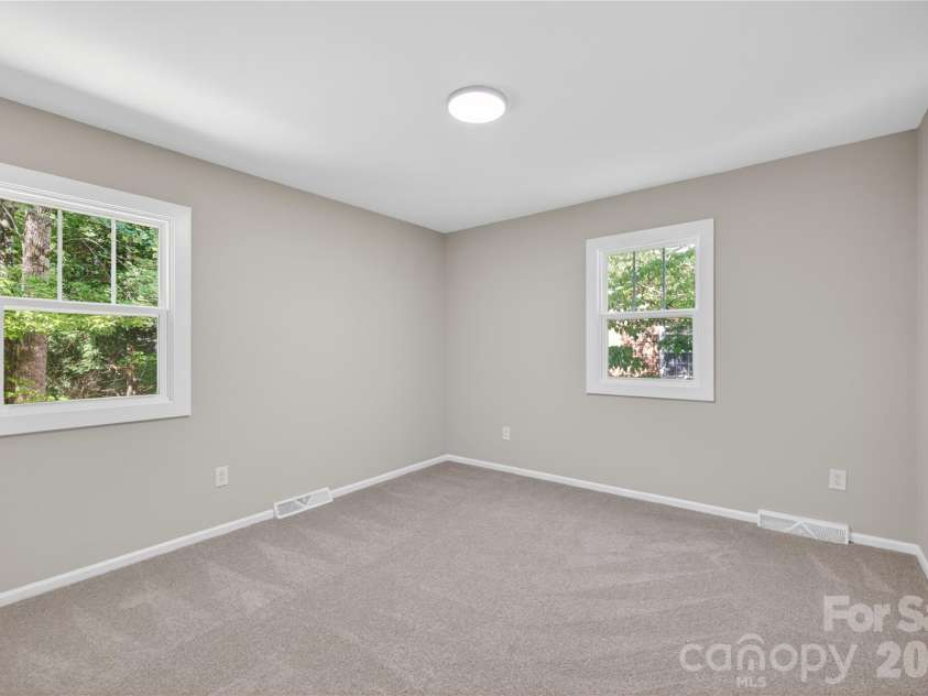 7407 Limerick Drive, Charlotte, NC 28270.  MLS# CAR4384326, YatesRealty ID 23732. 