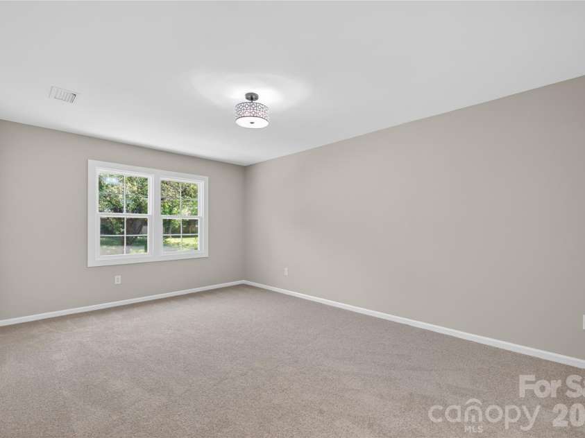 7407 Limerick Drive, Charlotte, NC 28270.  MLS# CAR4384326, YatesRealty ID 23732. 
