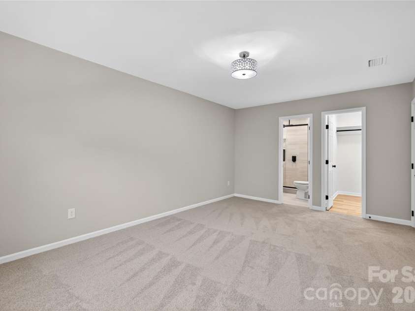 7407 Limerick Drive, Charlotte, NC 28270.  MLS# CAR4384326, YatesRealty ID 23732. 