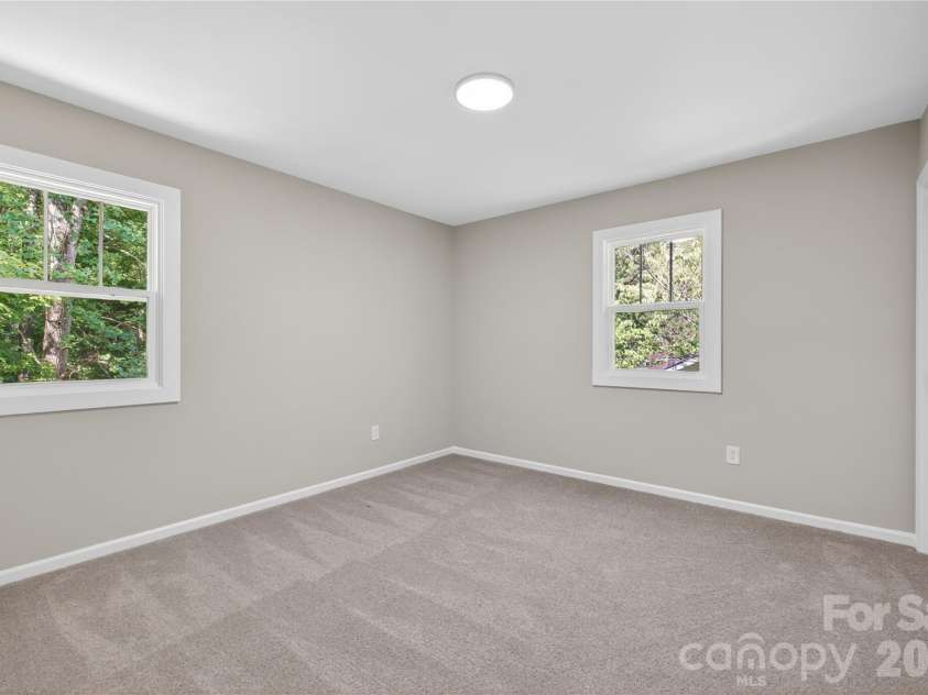 7407 Limerick Drive, Charlotte, NC 28270.  MLS# CAR4384326, YatesRealty ID 23732. 