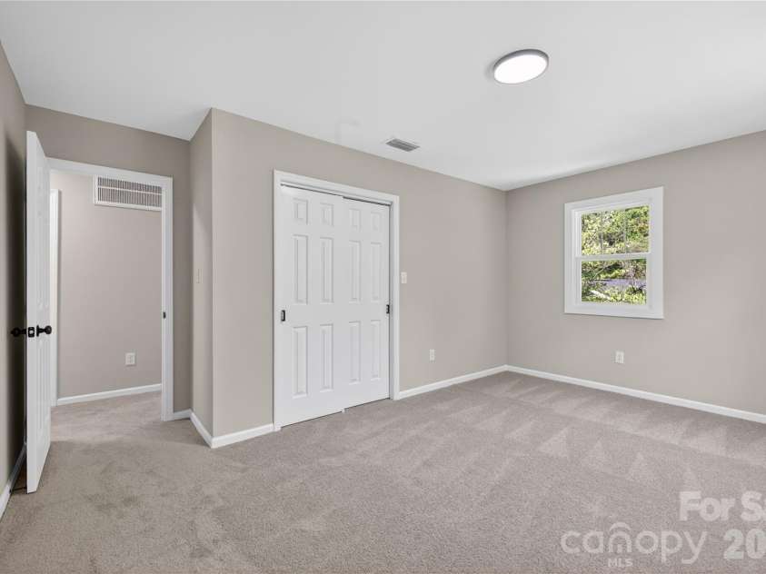 7407 Limerick Drive, Charlotte, NC 28270.  MLS# CAR4384326, YatesRealty ID 23732. 