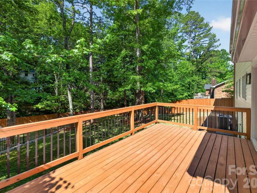 7407 Limerick Drive, Charlotte, NC 28270.  MLS# CAR4384326, YatesRealty ID 23732. 