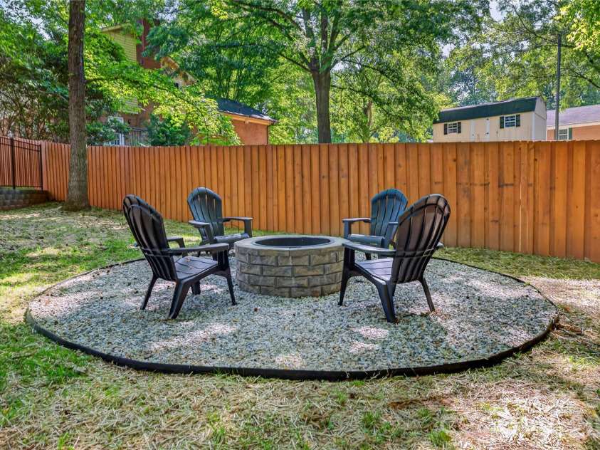 7407 Limerick Drive, Charlotte, NC 28270.  MLS# CAR4384326, YatesRealty ID 23732. 