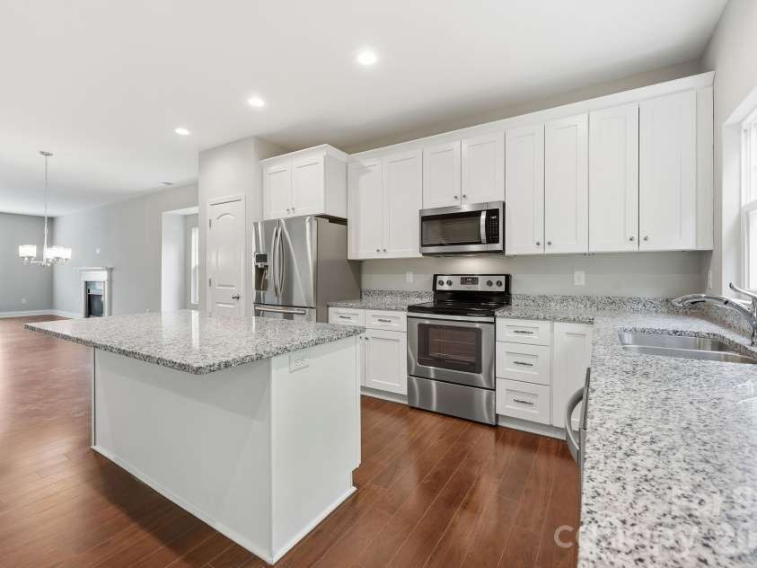 8207 Dumphries Drive, Huntersville, NC 28078.  MLS# CAR4375881, YatesRealty ID 23734. 