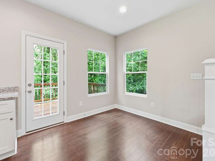 8207 Dumphries Drive, Huntersville, NC 28078.  MLS# CAR4375881, YatesRealty ID 23734. 