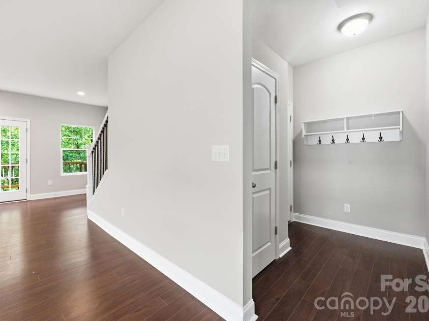 8207 Dumphries Drive, Huntersville, NC 28078.  MLS# CAR4375881, YatesRealty ID 23734. 