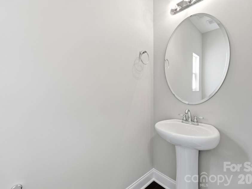 8207 Dumphries Drive, Huntersville, NC 28078.  MLS# CAR4375881, YatesRealty ID 23734. 