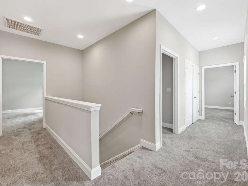 8207 Dumphries Drive, Huntersville, NC 28078.  MLS# CAR4375881, YatesRealty ID 23734. 