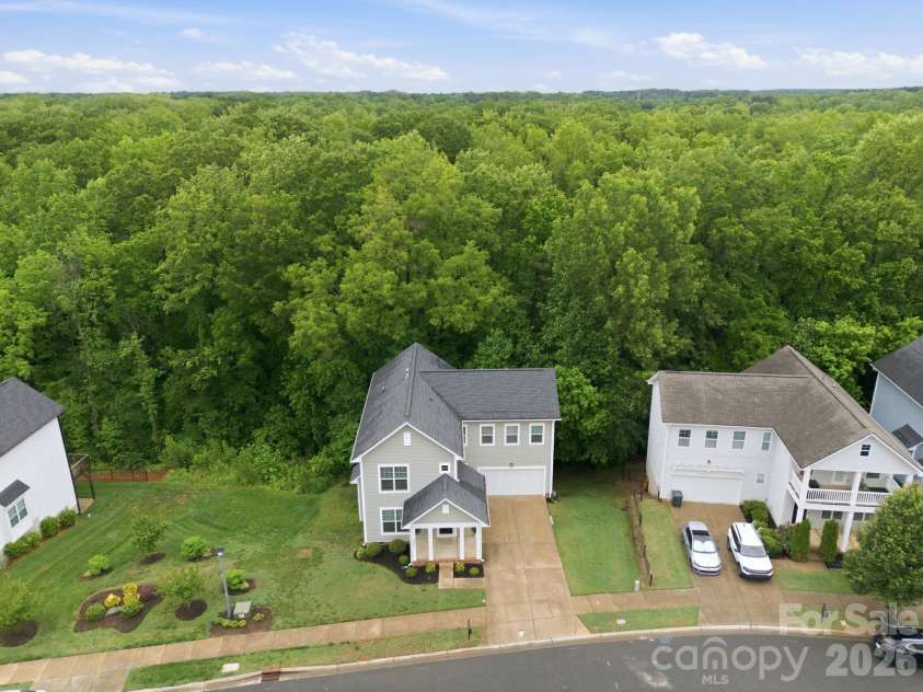 8207 Dumphries Drive, Huntersville, NC 28078.  MLS# CAR4375881, YatesRealty ID 23734. 