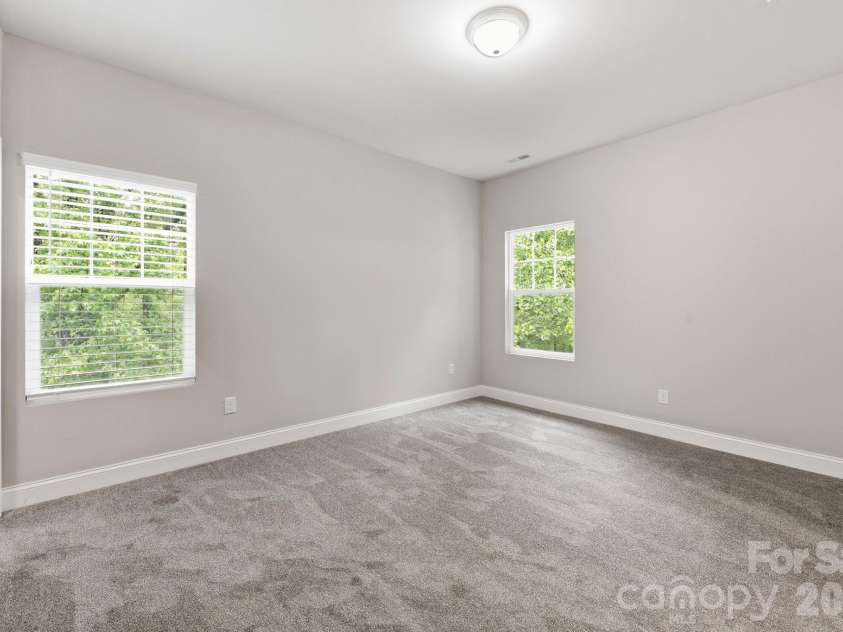 8207 Dumphries Drive, Huntersville, NC 28078.  MLS# CAR4434766, YatesRealty ID 23734. 