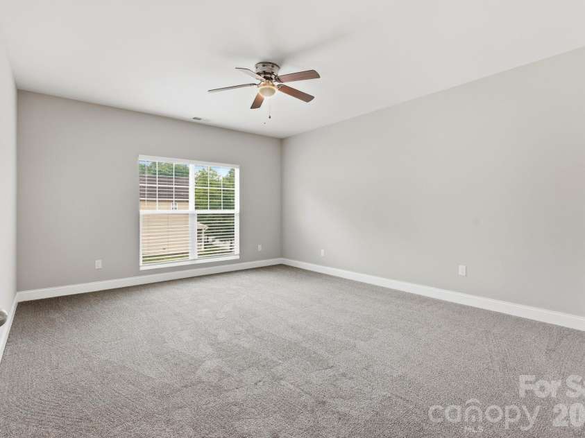 8207 Dumphries Drive, Huntersville, NC 28078.  MLS# CAR4434766, YatesRealty ID 23734. 