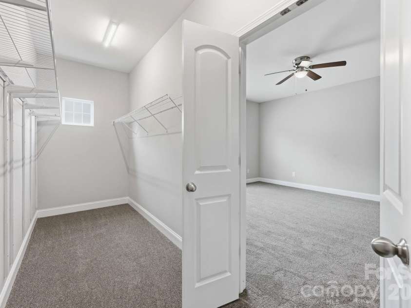 8207 Dumphries Drive, Huntersville, NC 28078.  MLS# CAR4434766, YatesRealty ID 23734. 