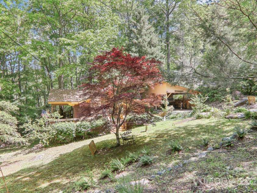 46 Thrush Drive, Maggie Valley, NC 28751.  MLS# CAR4262845, YatesRealty ID 23735. 