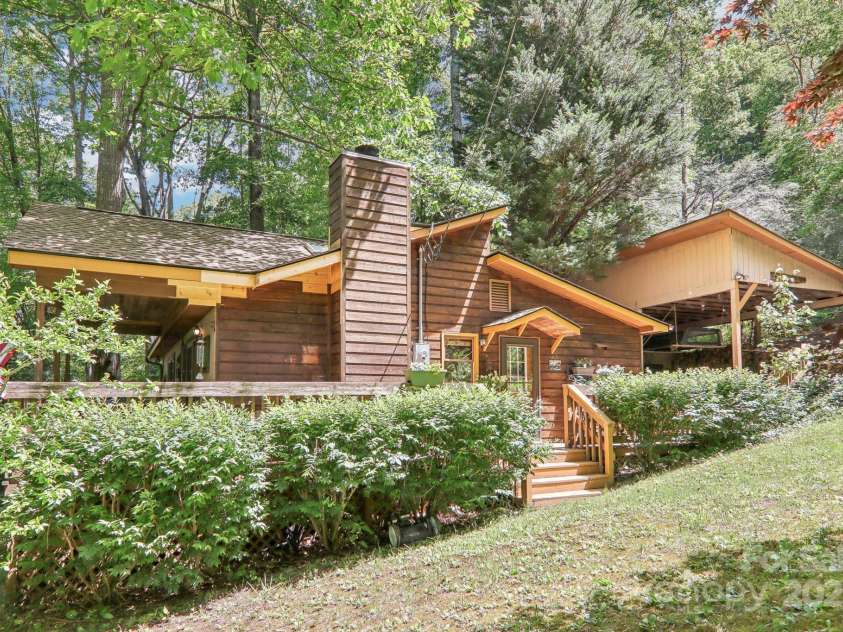 46 Thrush Drive, Maggie Valley, NC 28751.  MLS# CAR4262845, YatesRealty ID 23735. 