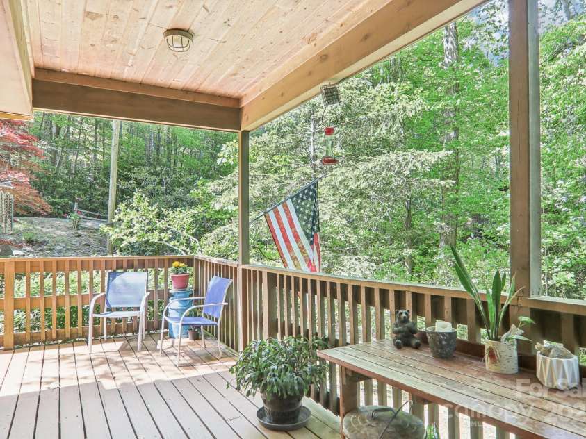 46 Thrush Drive, Maggie Valley, NC 28751.  MLS# CAR4262845, YatesRealty ID 23735. 