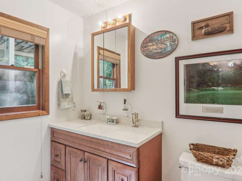 46 Thrush Drive, Maggie Valley, NC 28751.  MLS# CAR4262845, YatesRealty ID 23735. Primary Bath