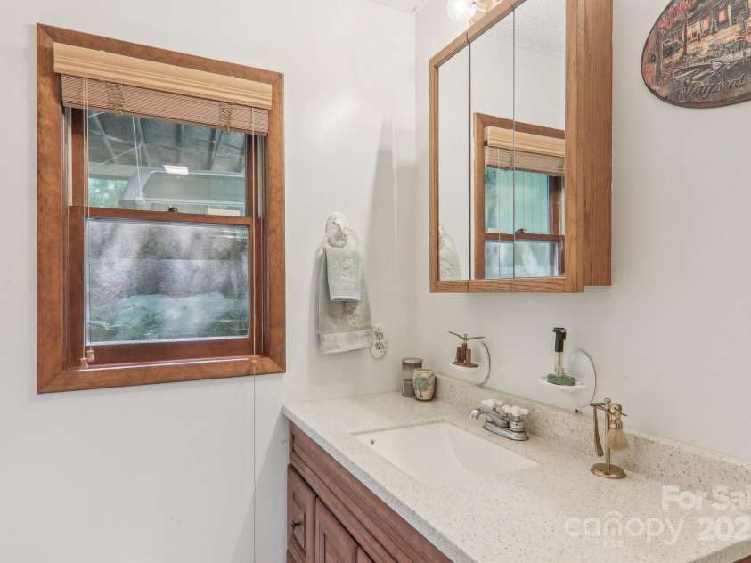 46 Thrush Drive, Maggie Valley, NC 28751.  MLS# CAR4262845, YatesRealty ID 23735. Primary Bath