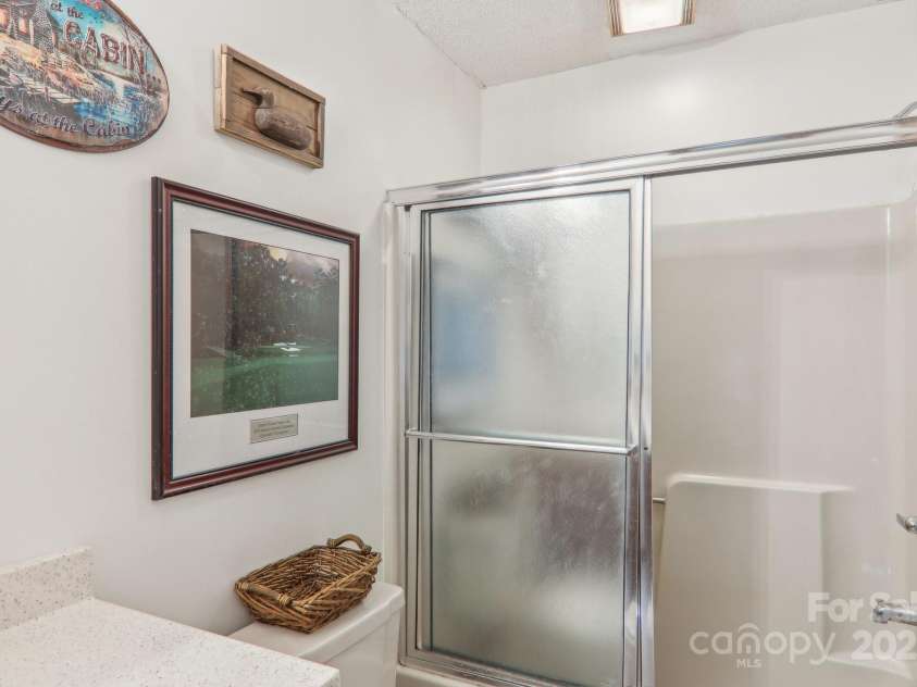 46 Thrush Drive, Maggie Valley, NC 28751.  MLS# CAR4262845, YatesRealty ID 23735. Primary Bath