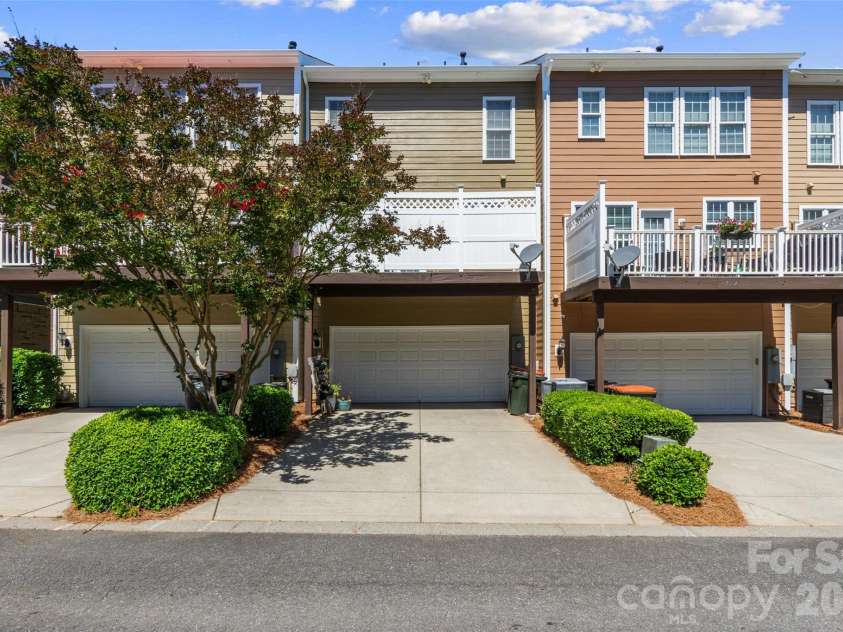 720 Passage Drive, Fort Mill, SC 29708.  MLS# CAR4384319, YatesRealty ID 23735. 