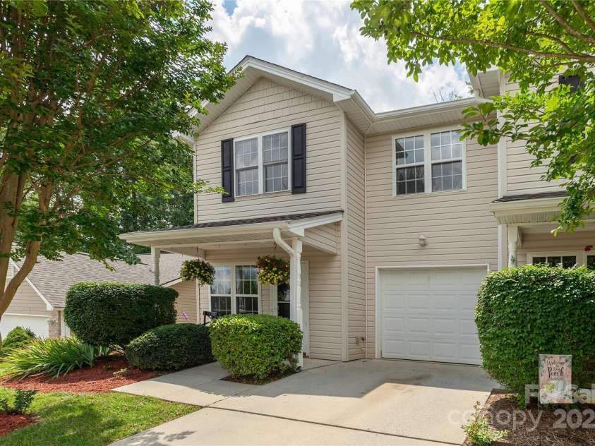 256 Farington Circle, Fletcher, NC 28732.  MLS# CAR4276392, YatesRealty ID 23737. 