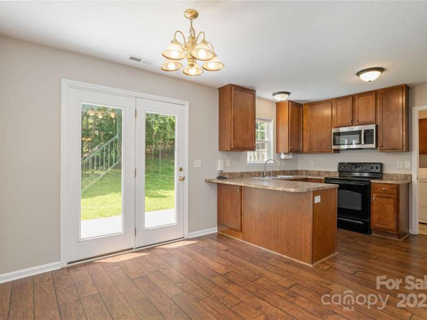 256 Farington Circle, Fletcher, NC 28732.  MLS# CAR4276392, YatesRealty ID 23737. 