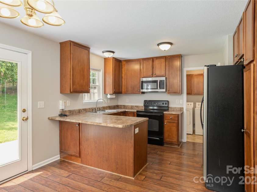 256 Farington Circle, Fletcher, NC 28732.  MLS# CAR4276392, YatesRealty ID 23737. 