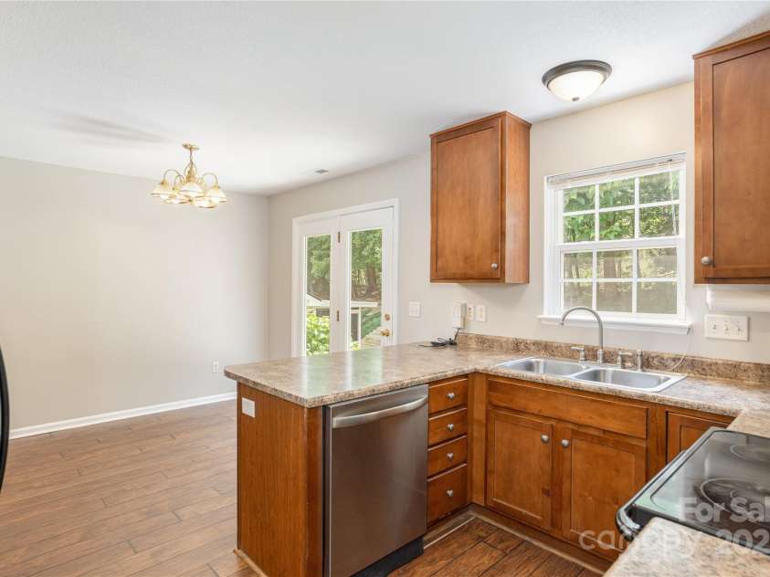 256 Farington Circle, Fletcher, NC 28732.  MLS# CAR4276392, YatesRealty ID 23737. 