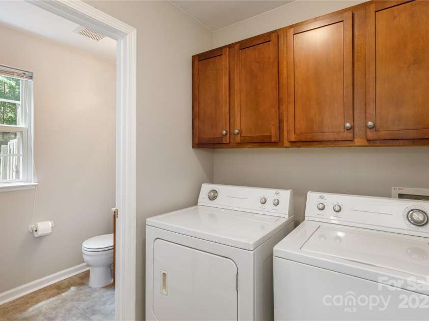 256 Farington Circle, Fletcher, NC 28732.  MLS# CAR4276392, YatesRealty ID 23737. 