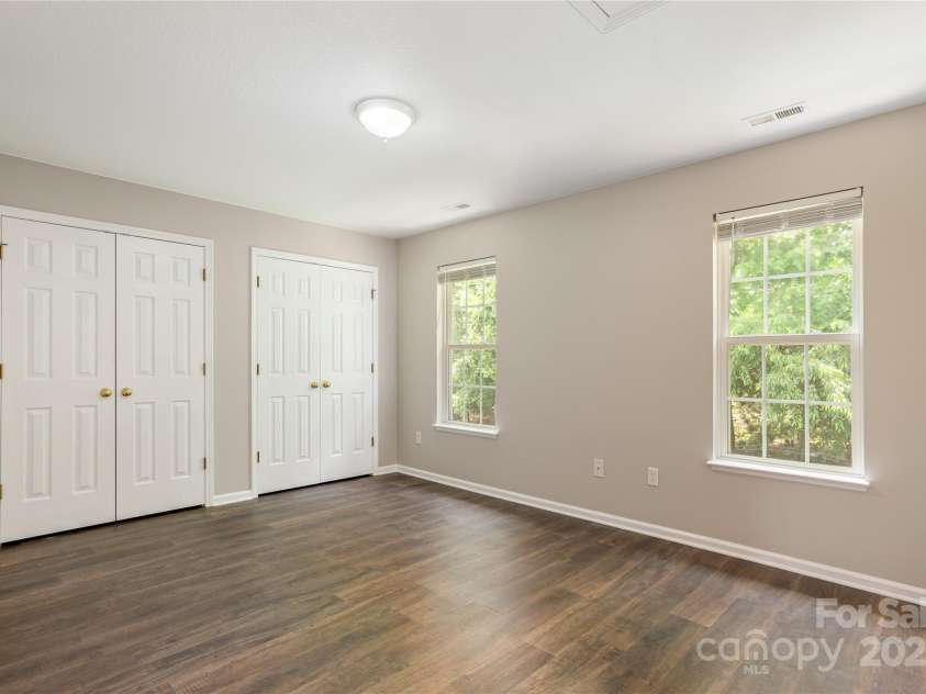 256 Farington Circle, Fletcher, NC 28732.  MLS# CAR4276392, YatesRealty ID 23737. 