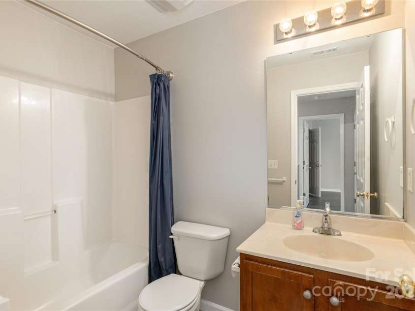 256 Farington Circle, Fletcher, NC 28732.  MLS# CAR4276392, YatesRealty ID 23737. 