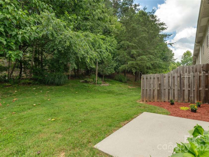 256 Farington Circle, Fletcher, NC 28732.  MLS# CAR4276392, YatesRealty ID 23737. 