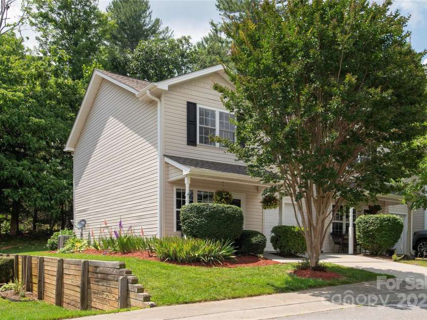256 Farington Circle, Fletcher, NC 28732.  MLS# CAR4276392, YatesRealty ID 23737. 