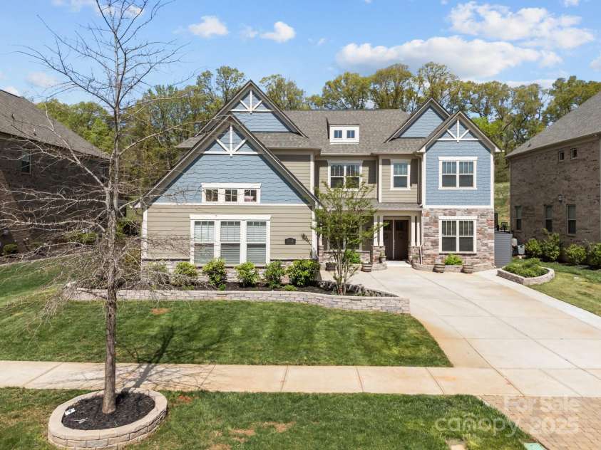 10904 Kilkenny Drive, Matthews, NC 28105.  MLS# CAR4242460, YatesRealty ID 23738. 